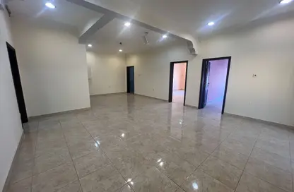 Villa - 5 Bedrooms - 3 Bathrooms for rent in Exhibition Road - Hoora - Capital Governorate
