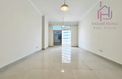 Apartment - 2 Bedrooms - 3 Bathrooms for sale in Sanabis - Manama - Capital Governorate