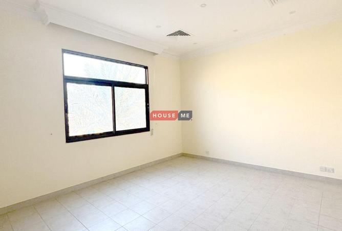 981129 - Property Image 3