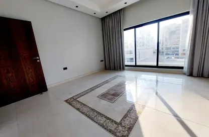 Apartment - 3 Bedrooms - 3 Bathrooms for rent in Al Burhama - Manama - Capital Governorate