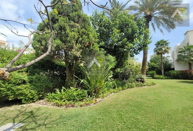 952580 - Property Image 2