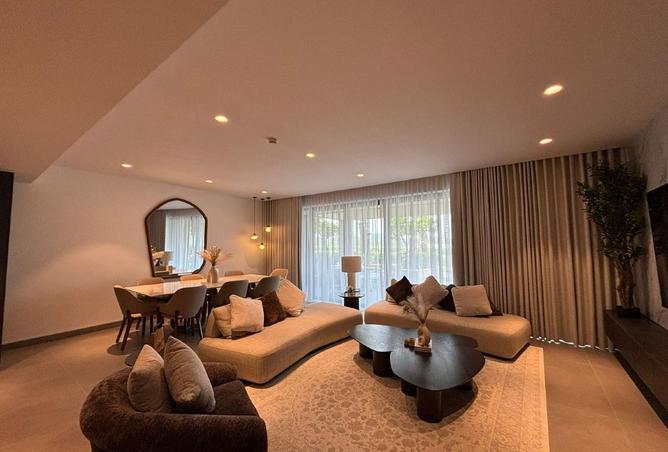 987745 - Property Image 3