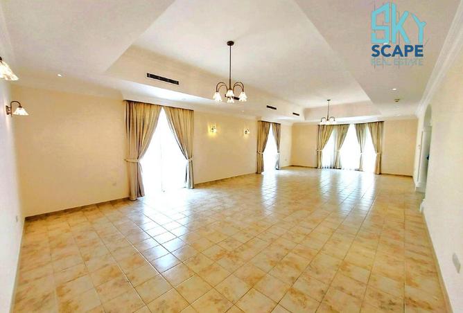 982144 - Property Image 2