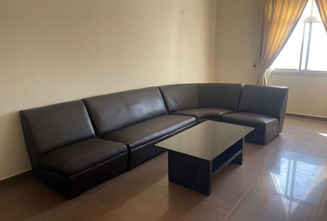 981915 - Property Image 2