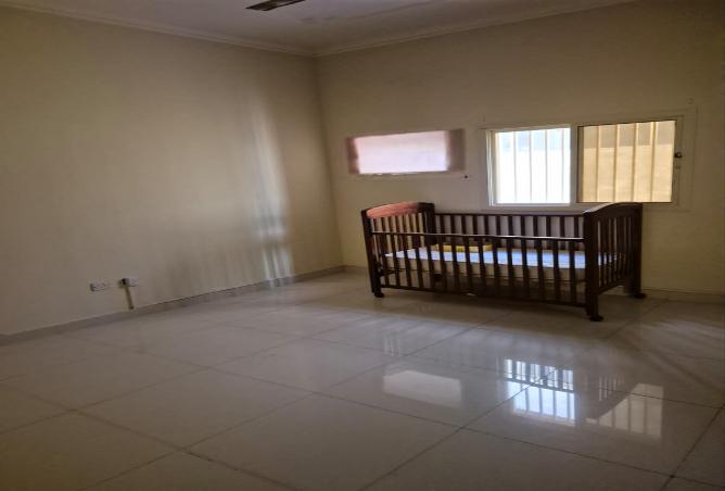 989725 - Property Image 2