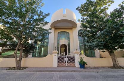 Villa - 5 Bedrooms - 6 Bathrooms for rent in Zinj - Manama - Capital Governorate