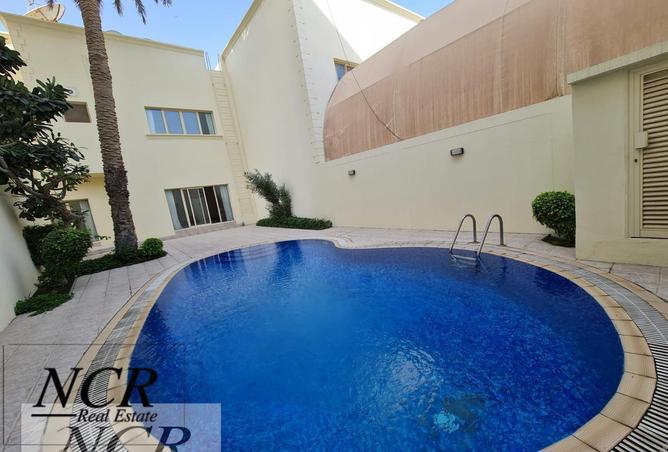 978855 - Property Image 3