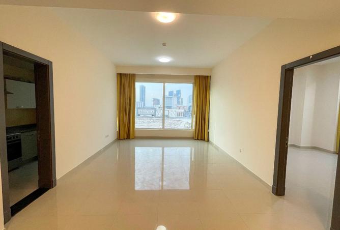 952340 - Property Image 2