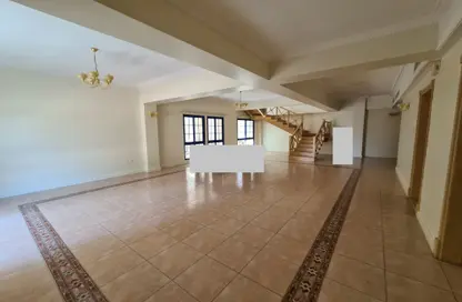 شقة - 4 غرف نوم - 3 حمامات للايجار في السيف - محافظة العاصمة