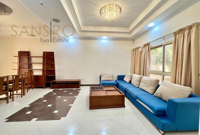 982451 - Property Image 2