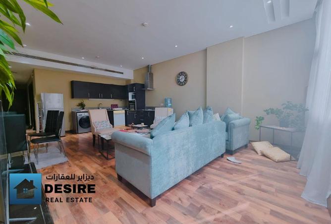 989040 - Property Image 2