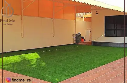 Villa - 5 Bedrooms - 6 Bathrooms for sale in Sanad - Central Governorate