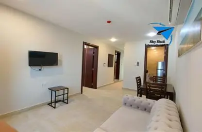 Apartment - 1 Bedroom - 1 Bathroom for rent in Sanabis - Manama - Capital Governorate