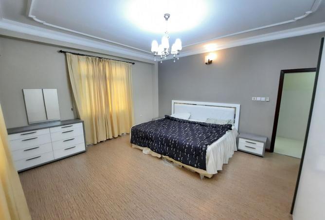 982549 - Property Image 3