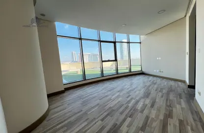 Empty Room image for: Apartment - 2 Bedrooms - 2 Bathrooms for sale in Seef - Capital Governorate, Image 1