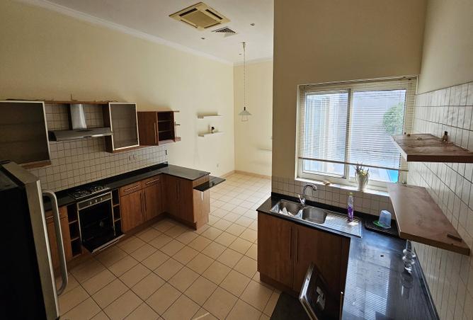 976104 - Property Image 2