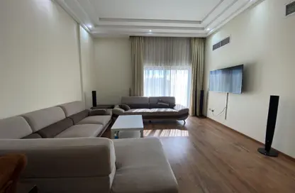 Living Room image for: Apartment - 3 Bedrooms - 4 Bathrooms for rent in Um Al Hasam - Manama - Capital Governorate, Image 1