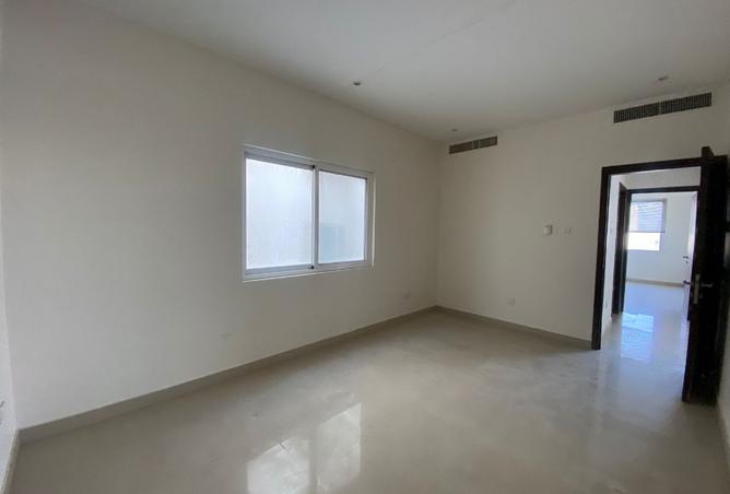 992338 - Property Image 3