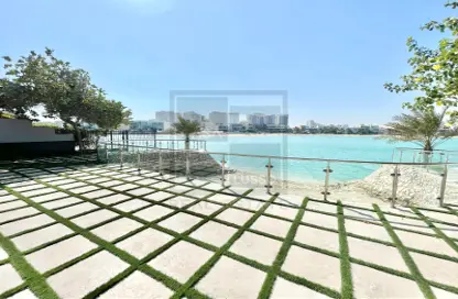 فيلا - 3 غرف نوم - 4 حمامات للايجار في شارع أمواج - أمواج - المحرق