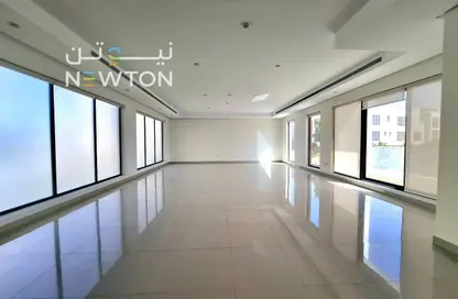 وحدة طبية - استوديو - 5 حمامات للايجار في سار - المحافظة الشمالية