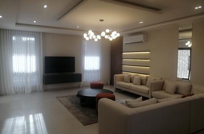 Villa - 3 Bedrooms - 5 Bathrooms for rent in Busaiteen - Muharraq Governorate