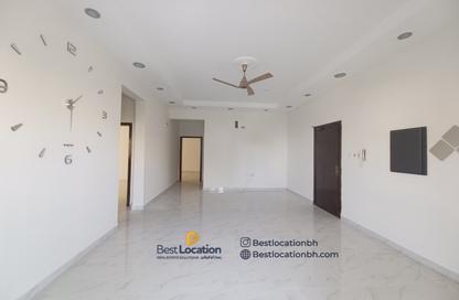 Apartment - 3 Bedrooms - 2 Bathrooms for rent in Bu Kowarah - Riffa - Southern Governorate