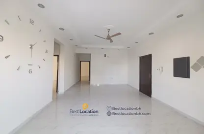 Apartment - 3 Bedrooms - 2 Bathrooms for rent in Bu Kowarah - Riffa - Southern Governorate
