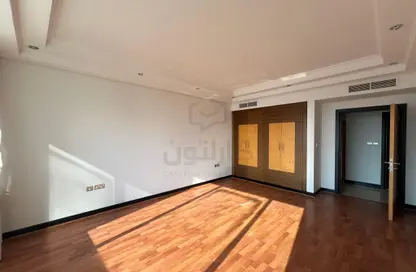Apartment - 2 Bedrooms - 2 Bathrooms for sale in Sanabis - Manama - Capital Governorate