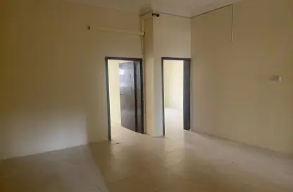 Apartment - 2 Bedrooms - 2 Bathrooms for rent in Jid Ali - Central Governorate