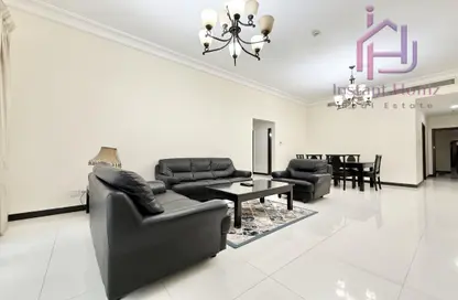 Apartment - 2 Bedrooms - 2 Bathrooms for rent in Al Juffair - Capital Governorate
