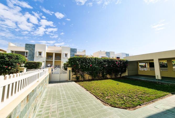 983899 - Property Image 2