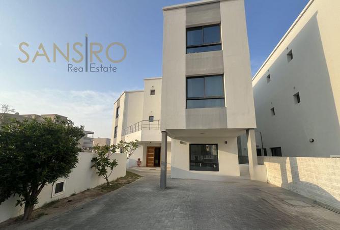 989591 - Property Image 2