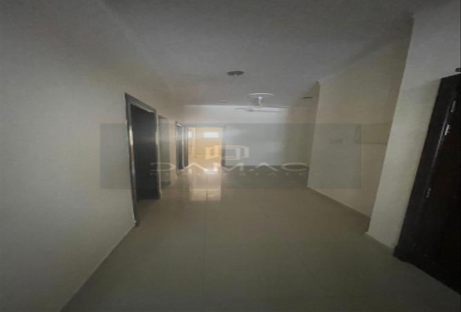 963555 - Property Image 2