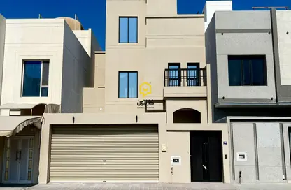 Villa - 3 Bedrooms - 5 Bathrooms for sale in Busaiteen - Muharraq Governorate