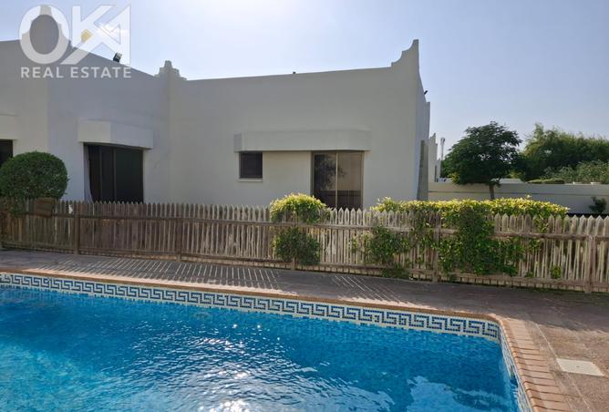 912508 - Property Image 2