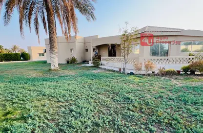 Villa - 3 Bedrooms - 4 Bathrooms for rent in Seef - Capital Governorate