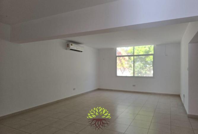 987966 - Property Image 2