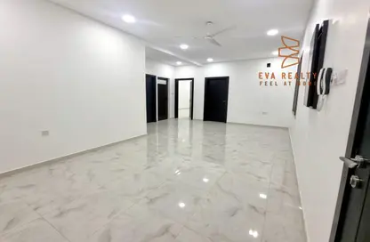 Empty Room image for: Whole Building - Studio - 2 Bathrooms for rent in Salmabad - Central Governorate, Image 1