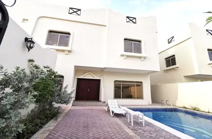 Outdoor House image for: Villa - 4 Bedrooms - 5 Bathrooms for rent in Saar - Northern Governorate, Image 1