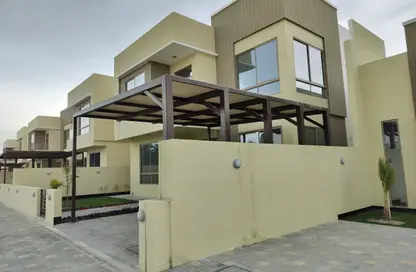 Villa - 4 Bedrooms - 5 Bathrooms for rent in Janabiya - Northern Governorate