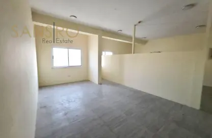 Staff Accommodation - Studio - 7+ Bathrooms for rent in Hidd - Muharraq Governorate