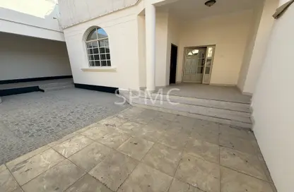 Villa - 4 Bedrooms - 4 Bathrooms for rent in Tubli - Central Governorate