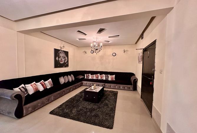 967051 - Property Main Image