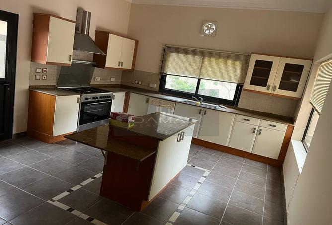 956612 - Property Image 3