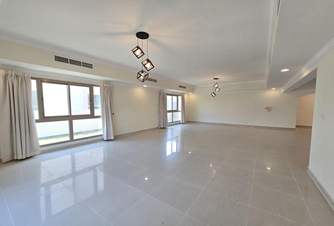 848095 - Property Image 2