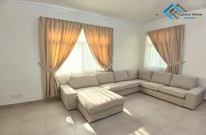 Villa - 3 Bedrooms - 5 Bathrooms for rent in Busaiteen - Muharraq Governorate