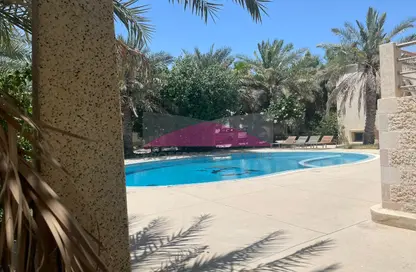 Compound - 5 Bedrooms - 6 Bathrooms for rent in Saar - Northern Governorate