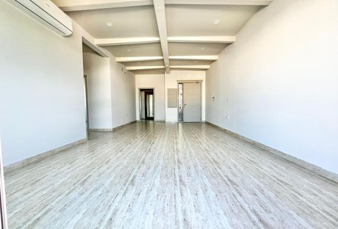 992466 - Property Image 2