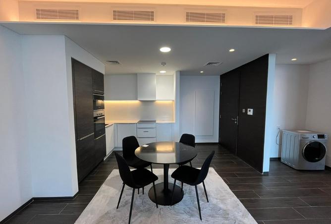 988409 - Property Image 3