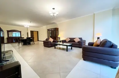 Apartment - 2 Bedrooms - 3 Bathrooms for rent in Seef - Capital Governorate